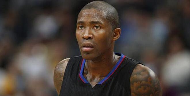 NBA｜詹皇压哨三分不中 湖人3分差惜负黄蜂