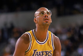 库里缺阵勇士得分创新低，巴特勒回归迈阿密黯淡，年轻球员崭露头角