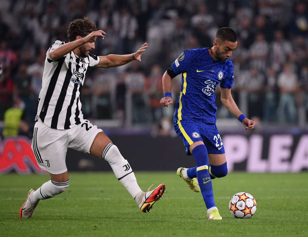 小将赛后拥抱母亲太感人