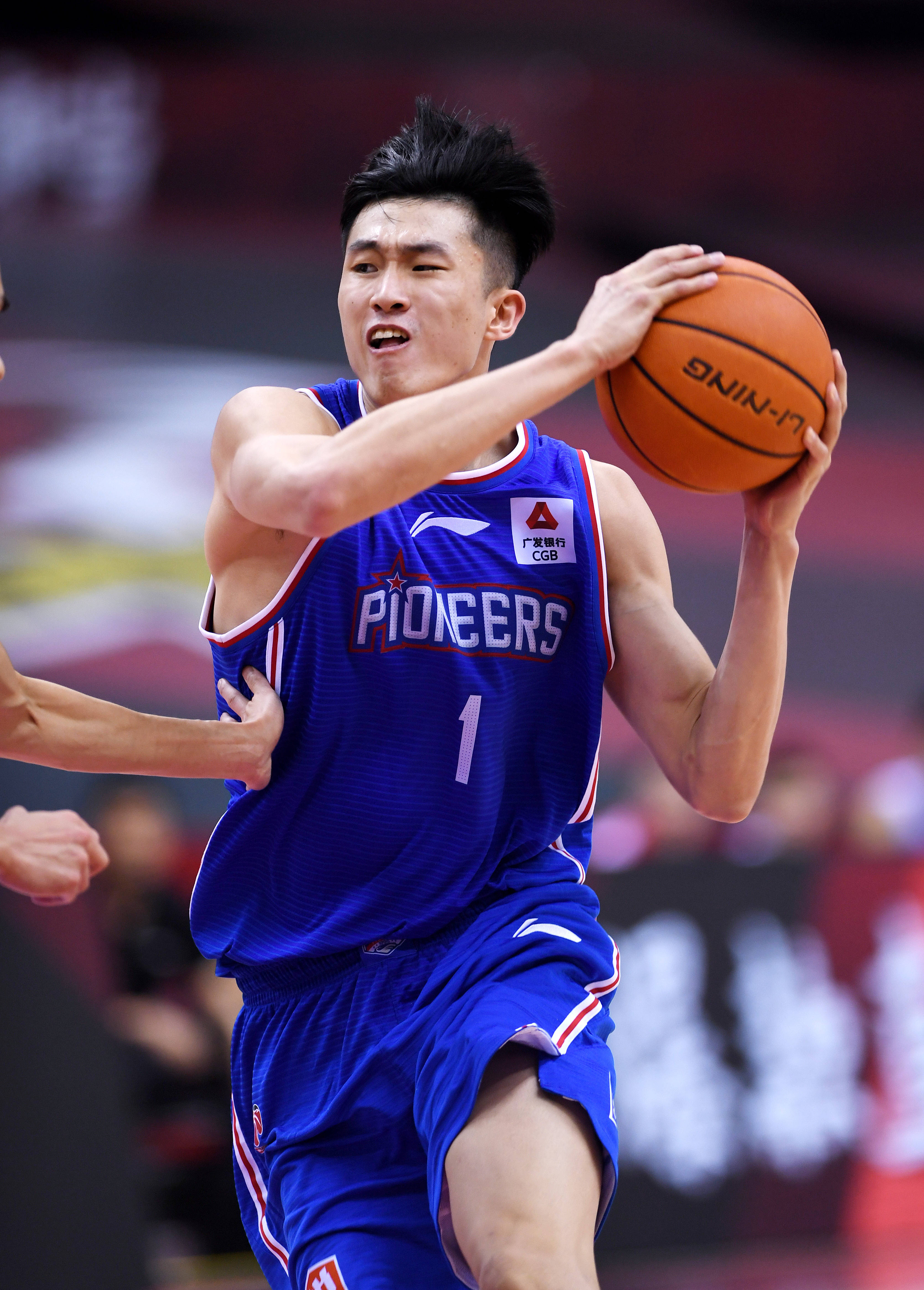 绿军续约布朗，5年3.04亿创纪录