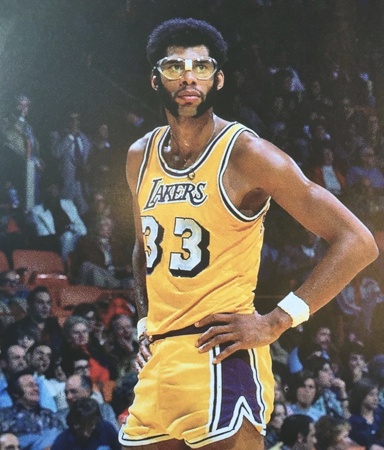 辽宁2核心受伤，上海签1米93后卫！山西新援抵达，广厦将帅遭罚款