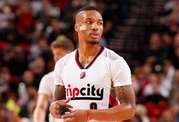 欧冠战报：西蒙屡献神扑，巴尔科拉中框，巴黎0-0闷平毕包